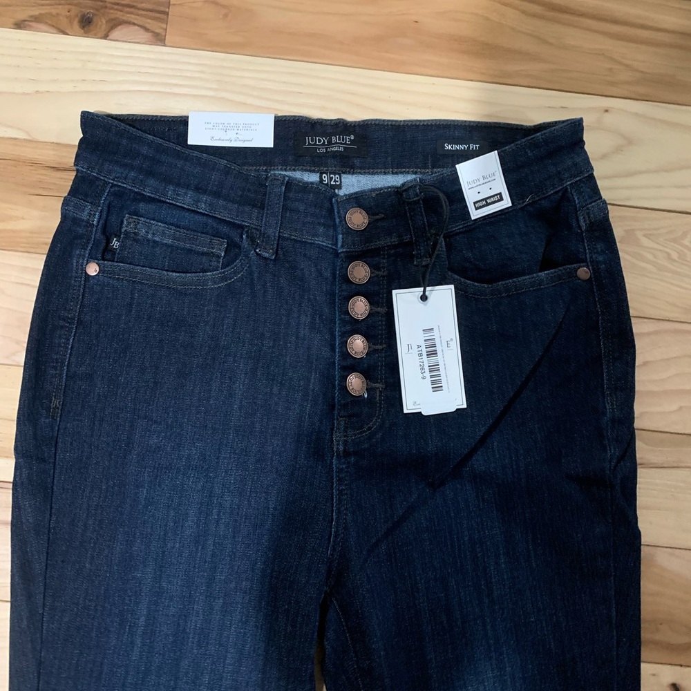 Button fly Judy Blue Jeans - Picture 2 of 2